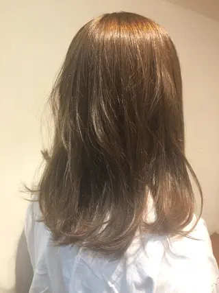 セミロング カラー 高山🐬髪質改善 池袋で縮毛矯正のヘアスタイル