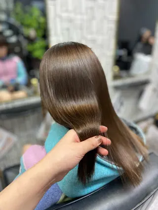 セミロング 瀧下 唯のヘアスタイル