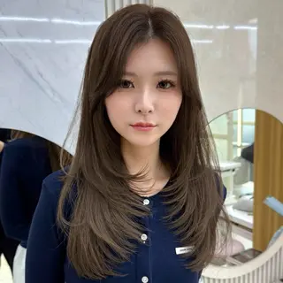 ロング カラー 似合わせレイヤー/ 透明感カラーのヘアスタイル