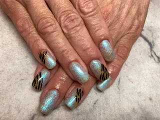 ネイル ネイルリボン 受付スタッフのネイルデザイン