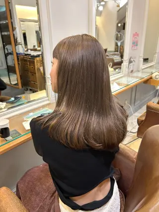 カラー moeka 表参道のヘアスタイル