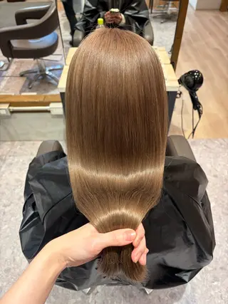 ロング カラー 髪質改善カラー🌈✨ 加藤 愛のヘアスタイル