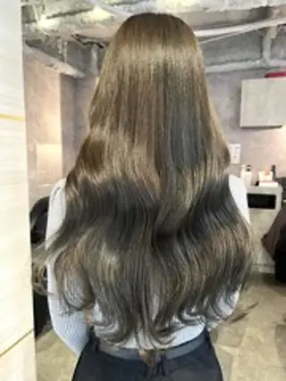 ロング カラー elu あやね‎🤍🫧のヘアスタイル