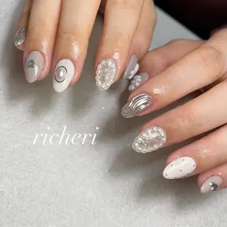 ミディアム ネイル richeri beautyのネイルデザイン