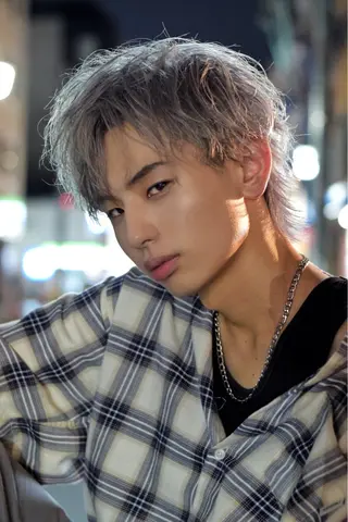 ショート メンズ ウルフカット🐺 センターパート🌈のヘアスタイル