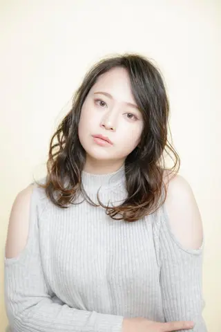 ロング カラー パーマ 横手 愛美のヘアスタイル