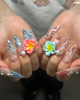 ネイル Haluca 長さ出し🍀のネイルデザイン