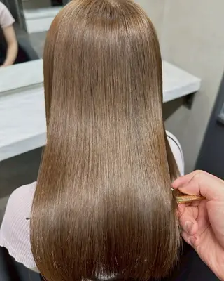 ロング 高品質な髪質改善 透明感カラー船本のヘアスタイル