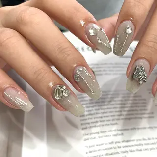 ネイル Allure 吉村瑞月のネイルデザイン