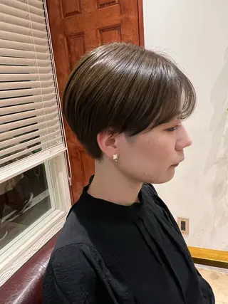 ショート カラー 🥀韓国ヘア🥀 宮津真菜のヘアスタイル