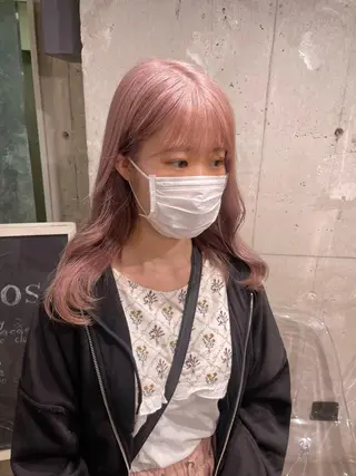 セミロング カラー パーマ ヘアアレンジ メンズ キッズ ネイル マツエク・マツパ アイブロウ 透明感カラー・レイヤ ー🎀amika🎀のヘアスタイル