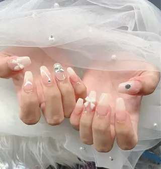 ネイル T. Leeのネイルデザイン