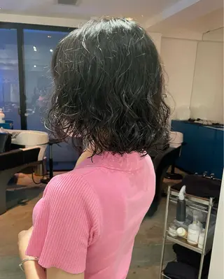 ミディアム パーマ スパイラルパーマ 🌐hina⭐️のヘアスタイル