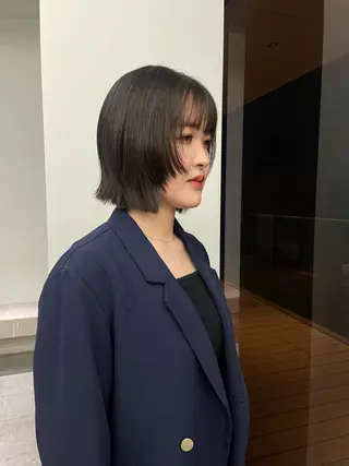 ショート stén/kana /中明度カラーのヘアスタイル