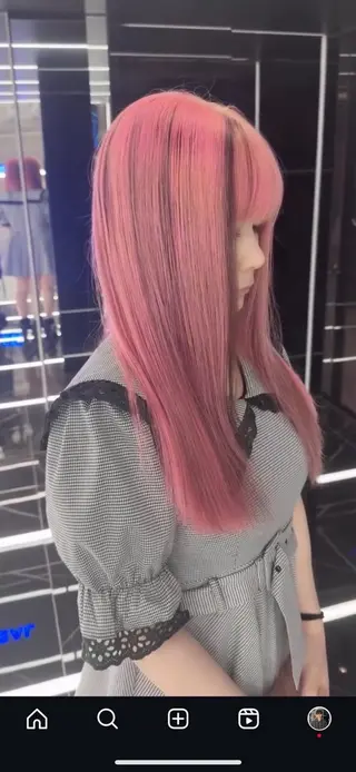 ロング カラー がわ/レイヤー /中顔面短縮カットのヘアスタイル