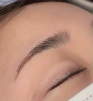 アイブロウ 小峰 利樹のマツエク・マツパデザイン