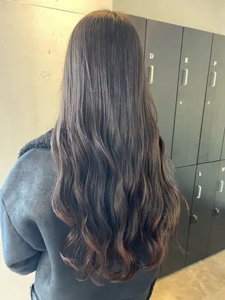 ロング 縮毛矯正🐼暖色 根本侑季のヘアスタイル