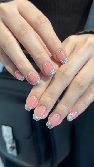 ネイル 🎀韓国レイヤー特化 🎀ベージュ/ミクのヘアスタイル