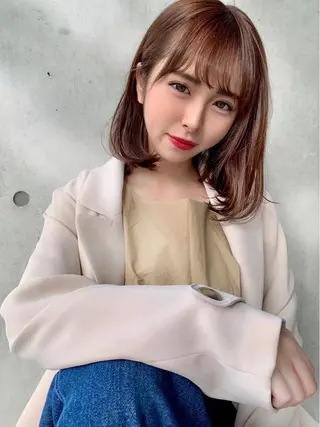 ミディアム カラー くすみミルクティー／ ブラウン🪡TOWAのヘアスタイル