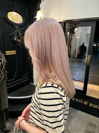 セミロング カラー comeghead 琴音のヘアスタイル