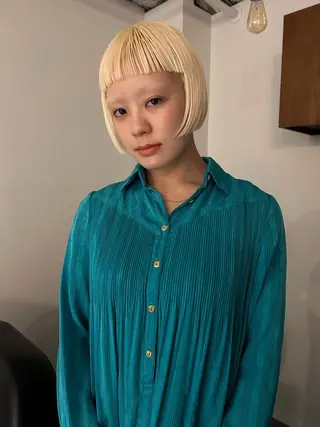 ショート カラー Loom.所属・村上雅人 ナチュラルモードのヘアスタイル