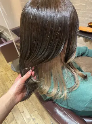 カラー 栗林 茉那のヘアスタイル