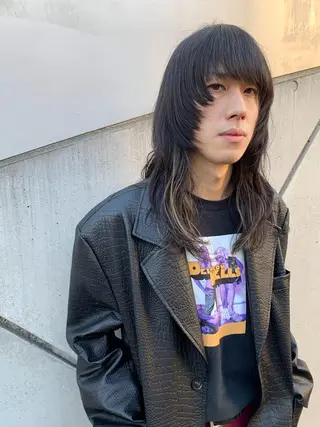 ロング メンズ FLOWERS所属・ウルフ、レイヤー 、メンズカットSHOのヘアスタイル