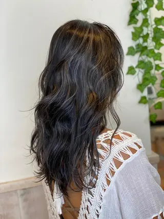 ロング ショート 嶋津祥希のヘアスタイル