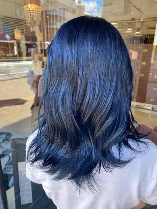 セミロング カラー 🍒ブリーチカラー 🍊暖水 まりあのヘアスタイル