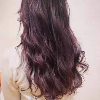 ミディアム カラー 360°キレイな ショートカットのヘアスタイル