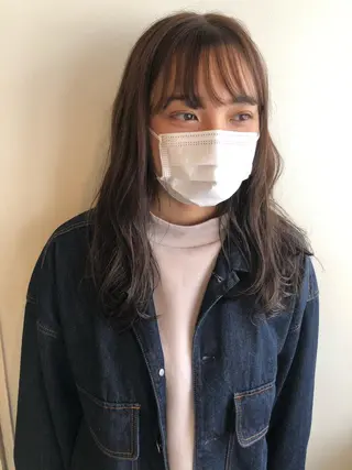 セミロング カラー MIOベージュカラー 柔らかいカラーのヘアスタイル