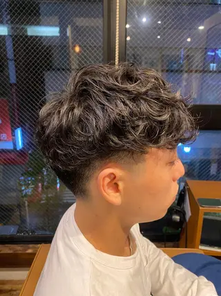 ショート パーマ メンズ 高橋 奎太のヘアスタイル