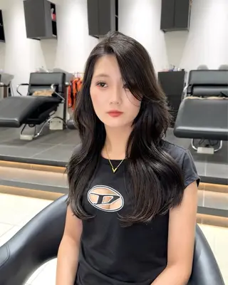 セミロング One by The Ect所属・尾田 一仁のヘアスタイル