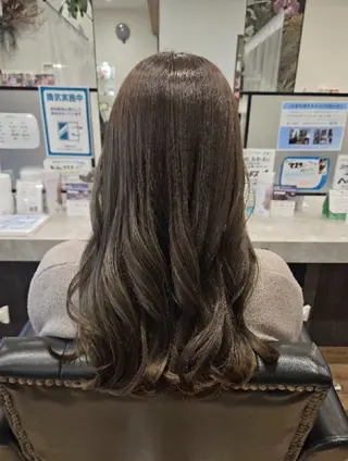 ロング カラー 関口 友菜のヘアスタイル