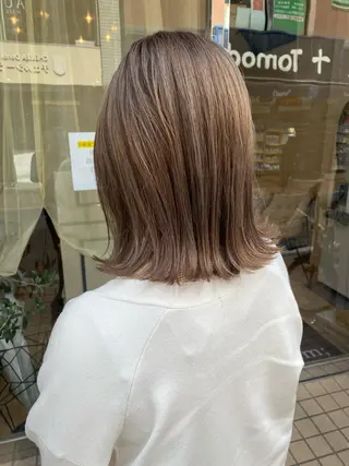ミディアム カラー 宮内 真乃のヘアスタイル