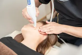 北梅田美容鍼灸院所属・美容鍼マイスター 川村　淳のエステ・リラクイメージ