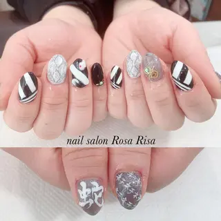ミディアム ネイル ネイルスタジオ シェイクユアハンズのネイルデザイン