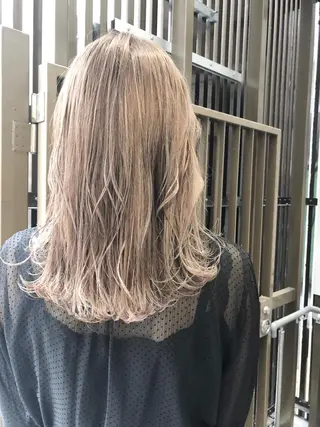 セミロング カラー 美髪改善×シールエク ステ/ヨシモトカンジのヘアスタイル