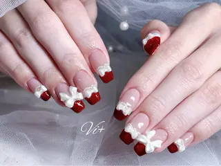 ネイル Nailsalon Vi+ももか🩷のネイルデザイン