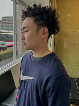 ショート パーマ メンズ 堀田 柊のヘアスタイル