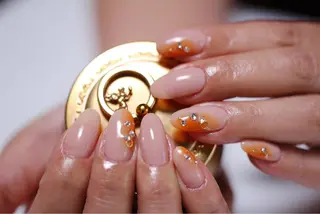 ネイル ママリンド　志村坂上店所属・しみ えんのネイルデザイン