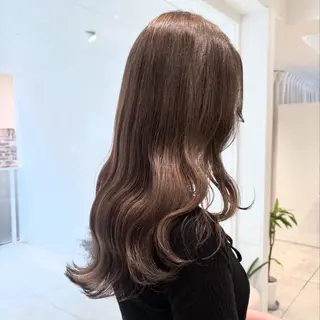 セミロング カラー カジュアルを女っぽく 𝗮𝘆𝗮𝗰𝗼のヘアスタイル