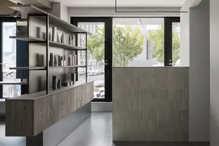 カラー unfeigned02所属・おーした /カットモデル伏見栄のヘアスタイル