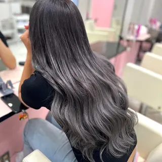 ロング SEASON 大阪梅田駅徒歩7分のヘアスタイル