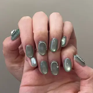 ネイル M&D Beauty Salon 銀座店所属・M&D銀座 AYAのネイルデザイン