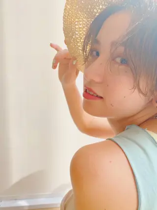 カラー yui/ layer cutのヘアスタイル