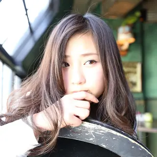 ロング カラー youres hair 新宿三丁目所属・髪質改善カラー、美髪 トリートメント専門のヘアスタイル