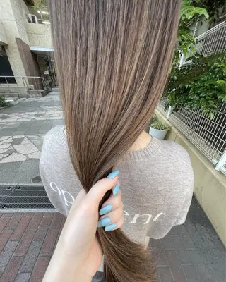 ロング カラー ヘアアレンジ 🙃 透明感カラー/ボブのヘアスタイル