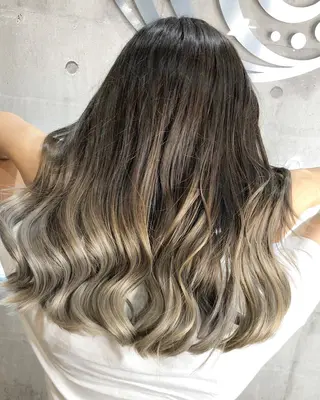 セミロング カラー ハイトーン/韓国風 🤍Nacchi🐈のマツエク・マツパデザイン