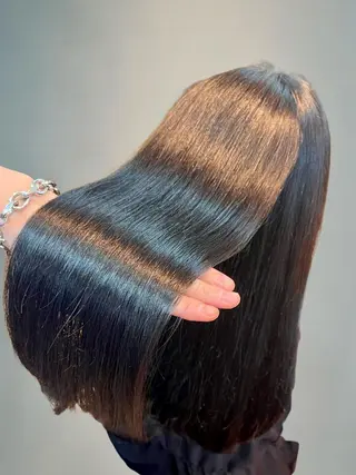 ロング 《髪質改善 UN BLEACH》のヘアスタイル